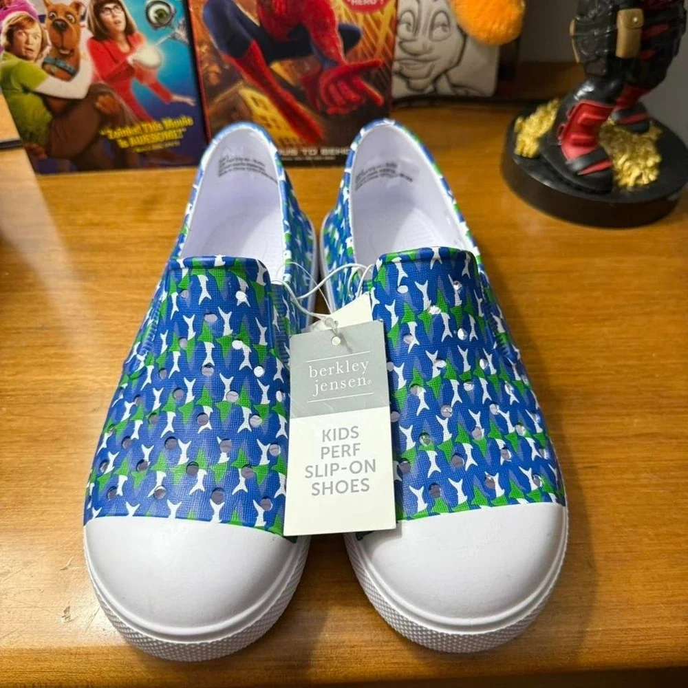 Blue and white slip-on shoes‎ - size 2